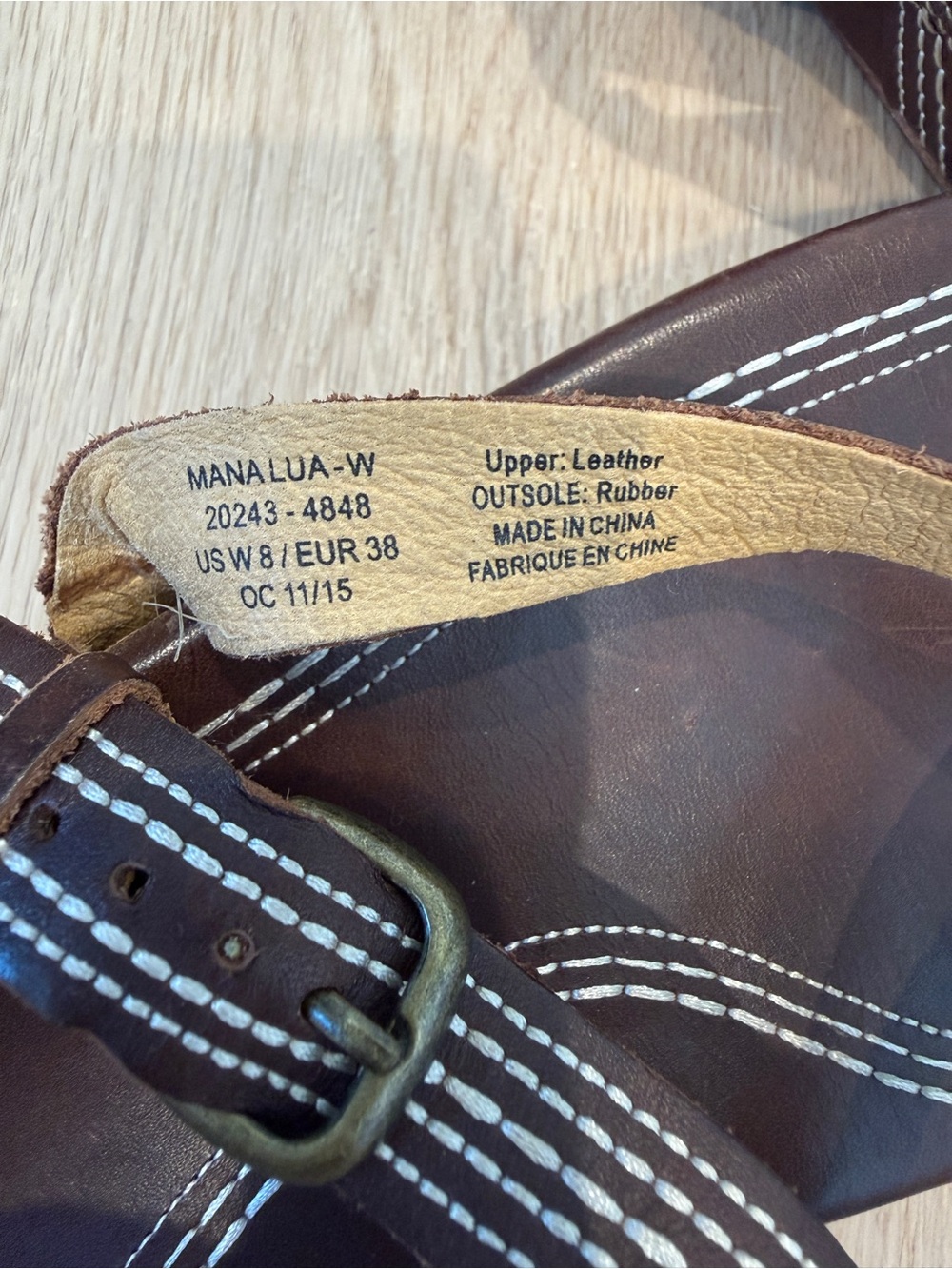OluKai Brown Leather Thong Sandals with White Stitching Dark Java 8 - Picture 7 of 7
